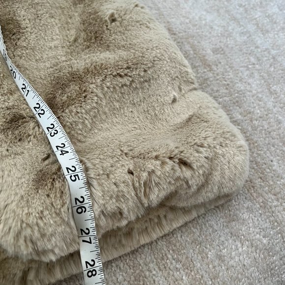 Aritzia Babaton Faux Fur Vest XXS - Picture 5 of 8